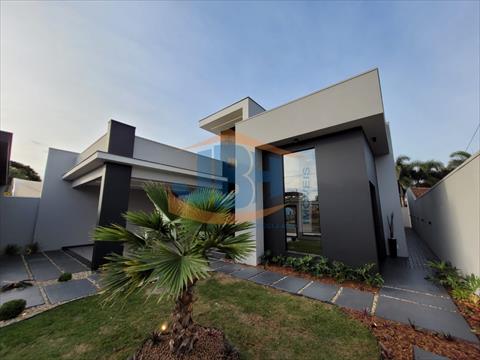 Casa Residencial para venda no Centro em Santa Terezinha de Itaipu com 427,00m² por R$ 1.600.000,00