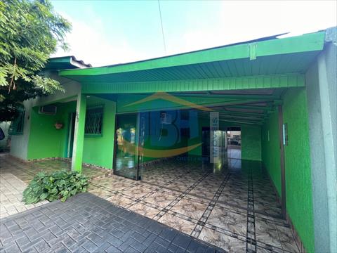 Casa Residencial para vendalocacao no Bnh em Santa Terezinha de Itaipu com 0,00m² por R$ 1.800,00