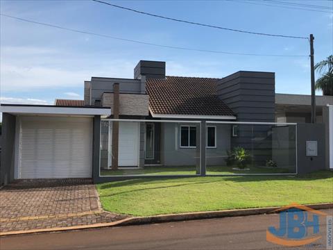 Casa Residencial para venda no Centro em Santa Terezinha de Itaipu com 300,00m² por R$ 900.000,00