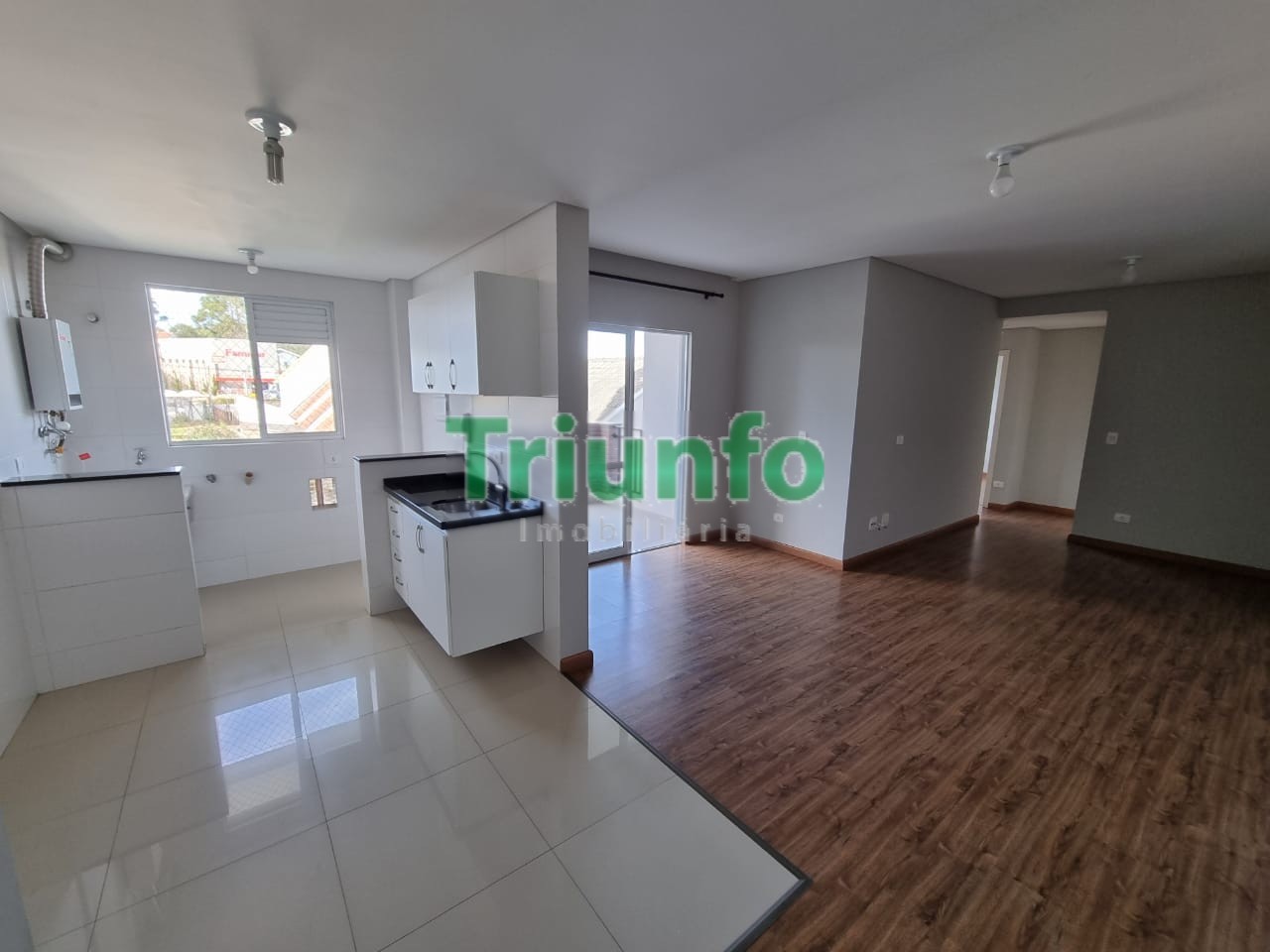 Apartamento para locacao no Abranches em Curitiba com 107m² por R$ 3.000,00