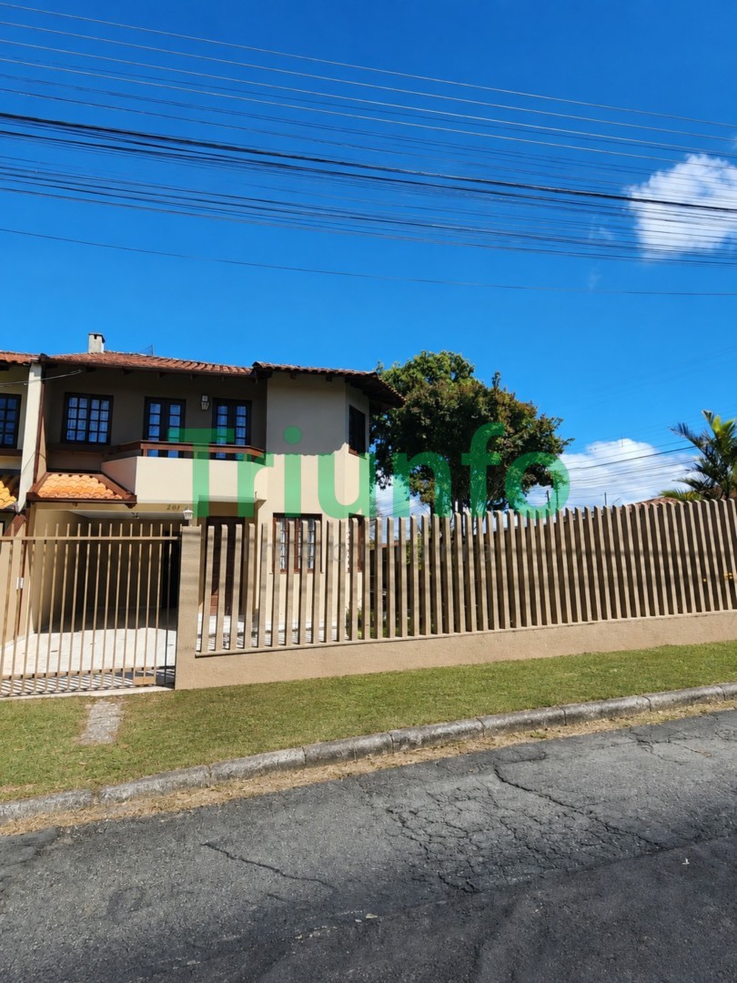 Sobrado para venda no Sao Braz em Curitiba com 235,76m² por R$ 850.000,00