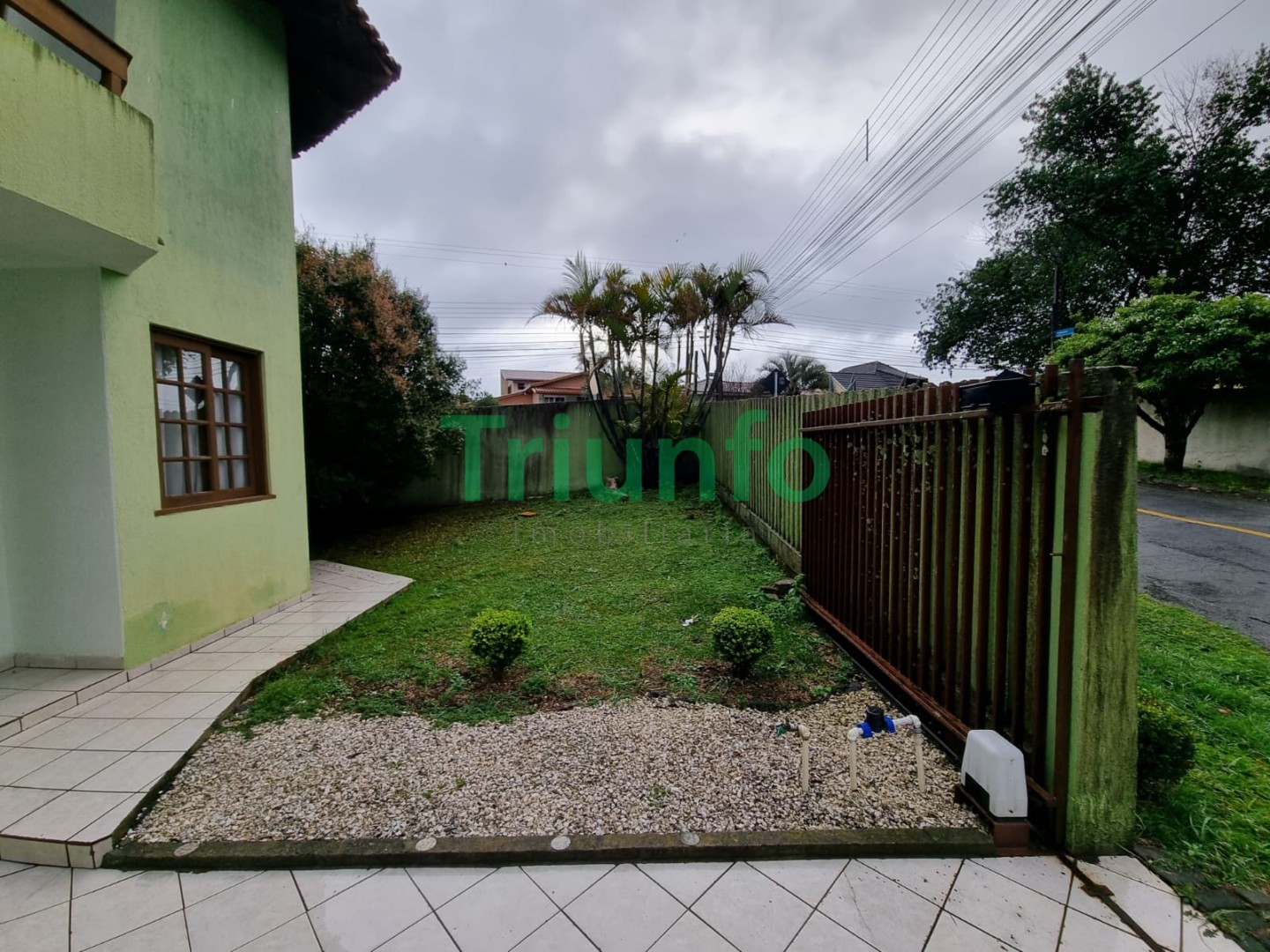 Sobrado para vendalocacaovenda e locacao no Sao Braz em Curitiba com 235,76m² por R$ 960.000,005.400,00