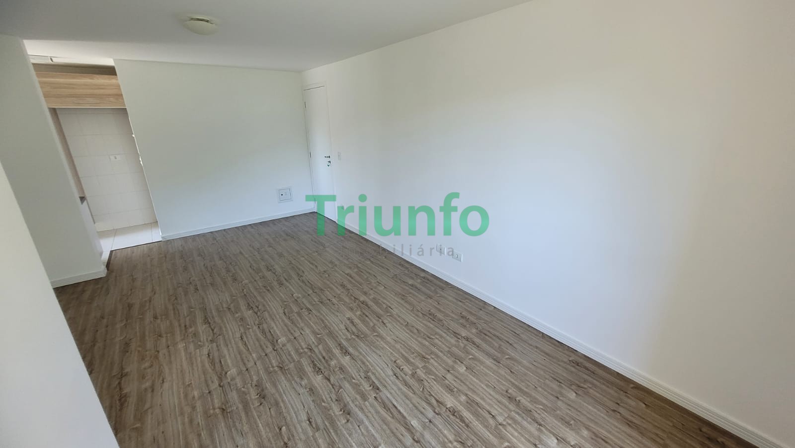 Apartamento para locacao no Santa Felicidade em Curitiba com 0m² por R$ 3.125,00
