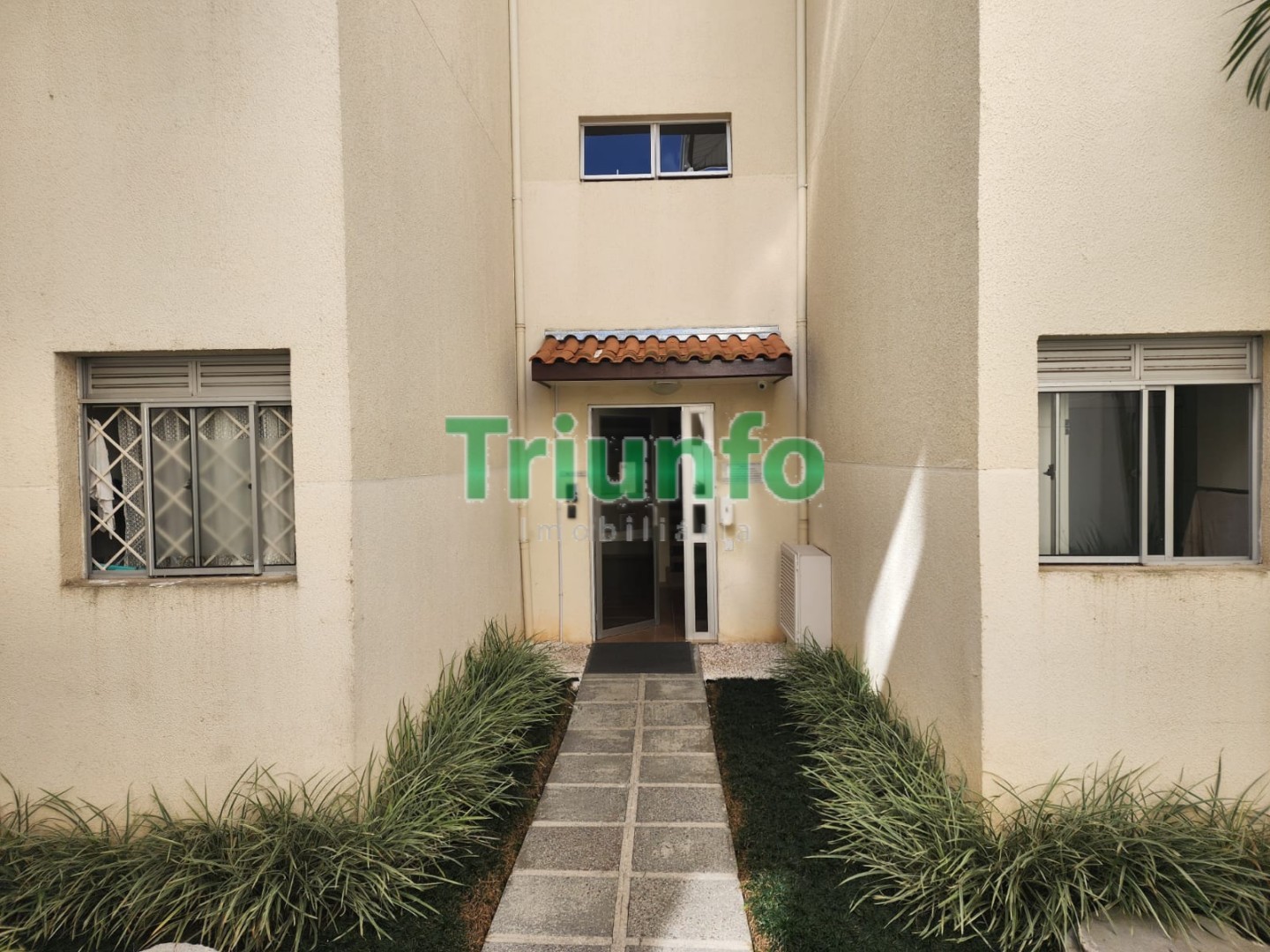 Apartamento para locacao no Campo Comprido em Curitiba com 66m² por R$ 2.040,00