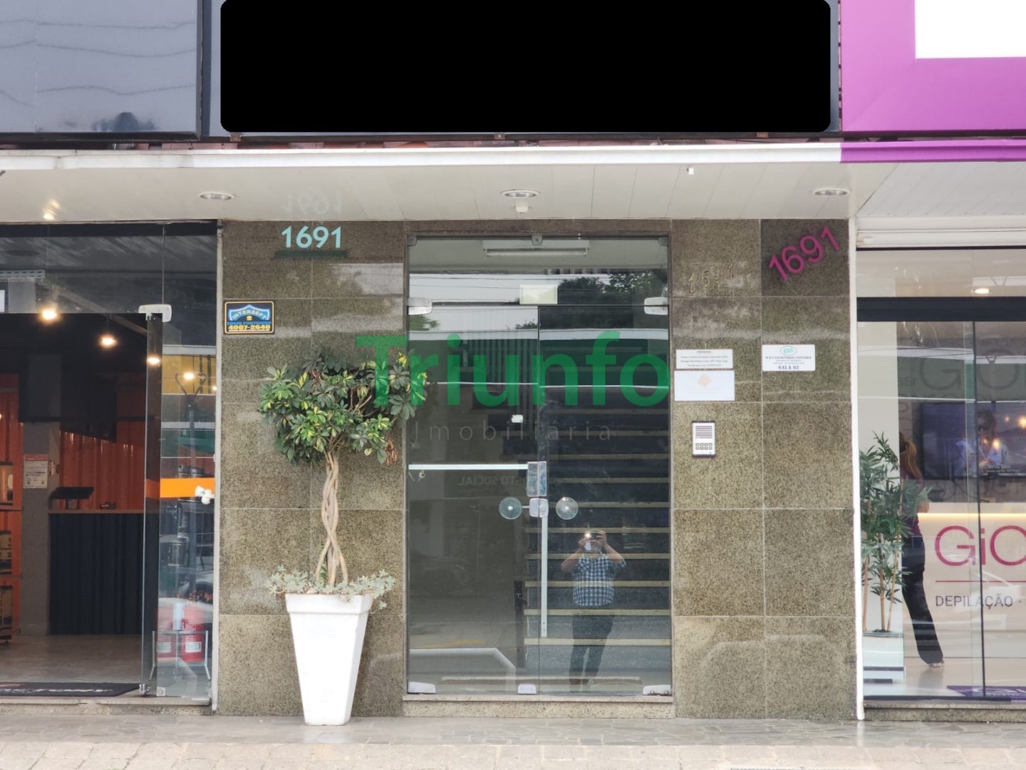 Sala Comercial para locacao no Juveve em Curitiba com 64,11m² por R$ 2.625,00
