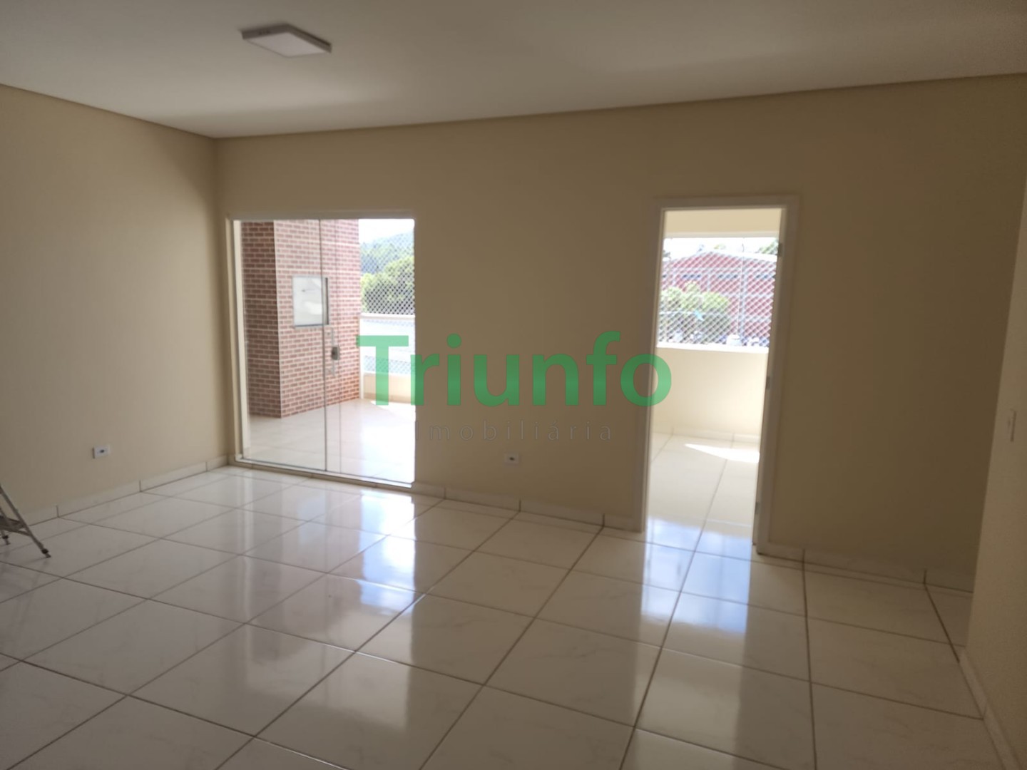 Apartamento para locacao no Centro em Itaperucu com 105m² por R$ 1.800,00