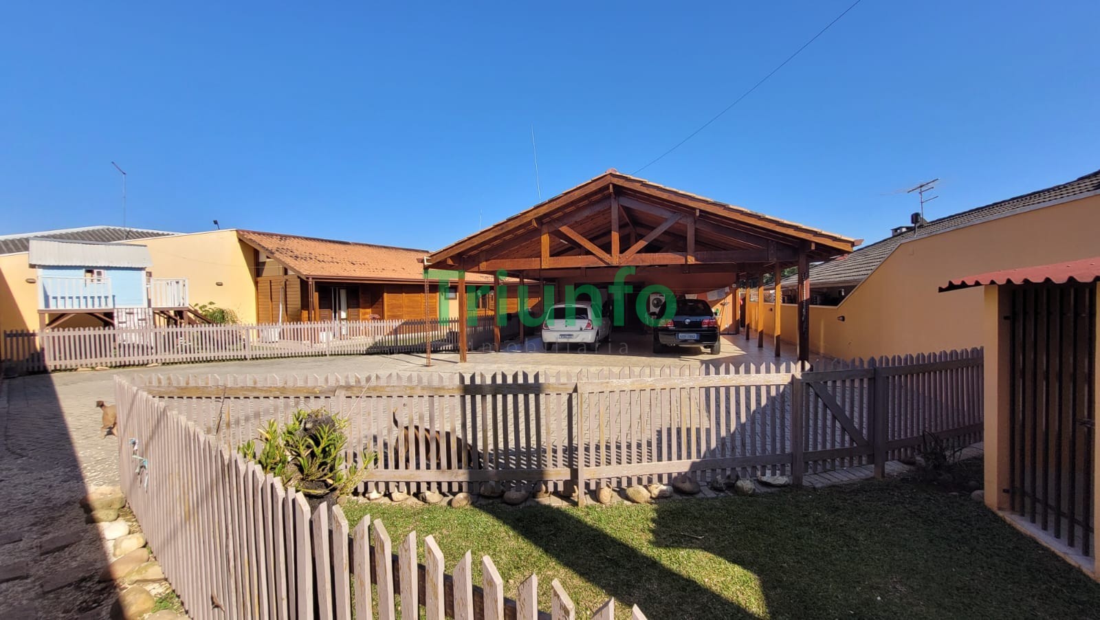 Casa para venda no Butiatuvinha em Curitiba com 670m² por R$ 1.470.000,00