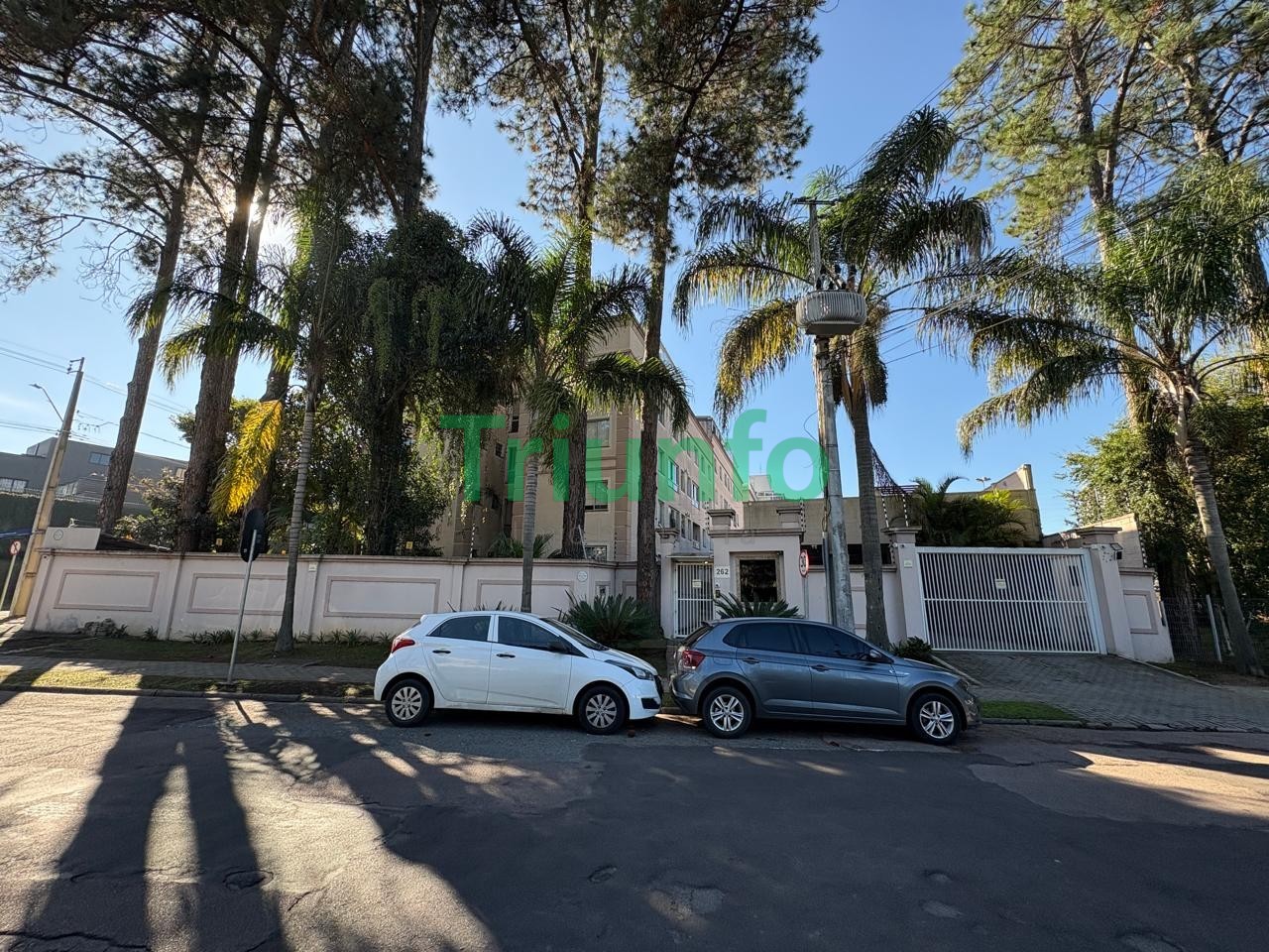 Apartamento para locacao no Cristo Rei em Curitiba com 90,98m² por R$ 3.500,00