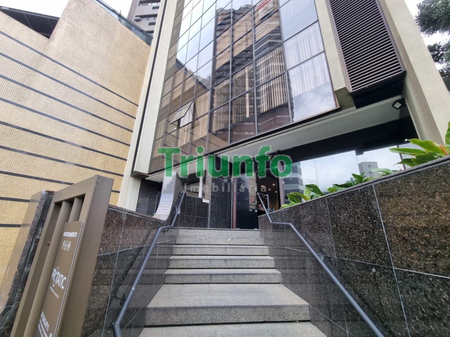 Sala Comercial para venda no Merces em Curitiba com 39,86m² por R$ 220.000,00