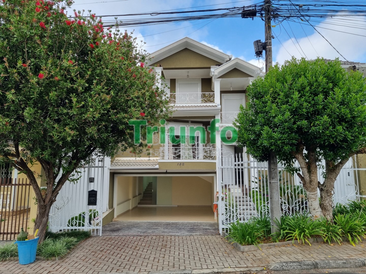 Sobrado para venda no Sao Braz em Curitiba com 340m² por R$ 1.790.000,00