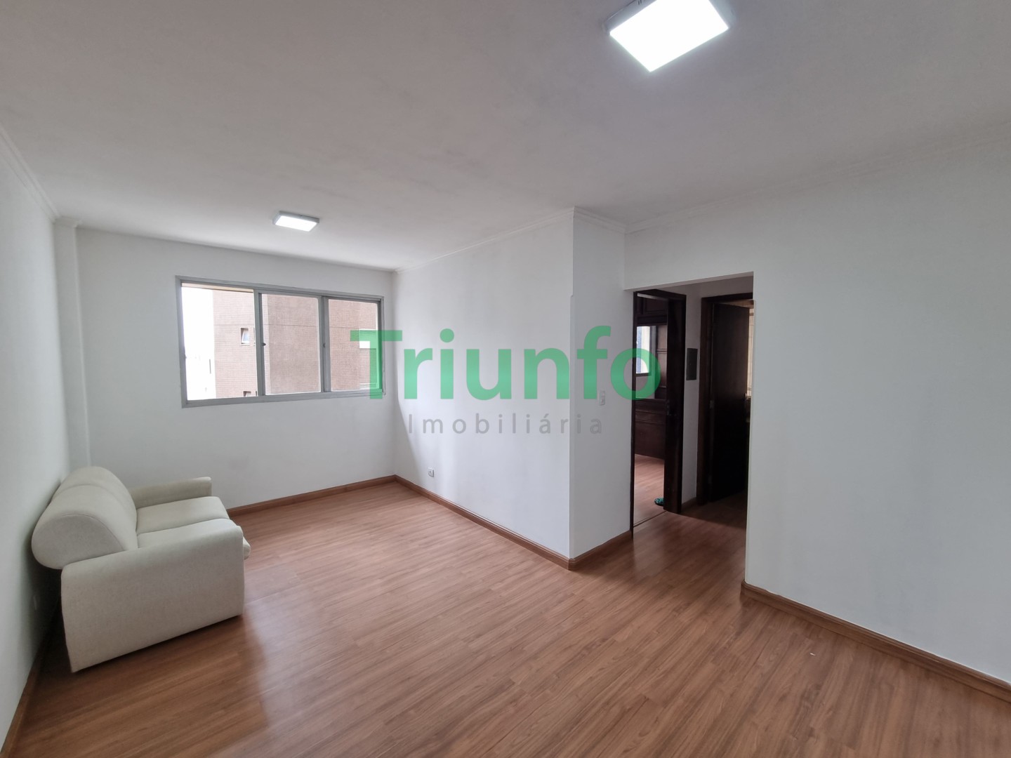 Apartamento para locacao no Cristo Rei em Curitiba com 0m² por R$ 1.980,00