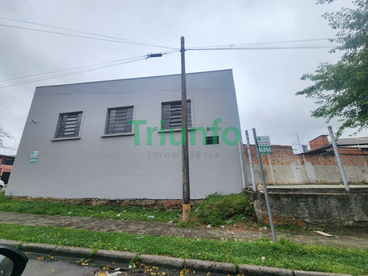 Barracão/galpão para locacao no Parolin em Curitiba com 0m² por R$ 3.000,00