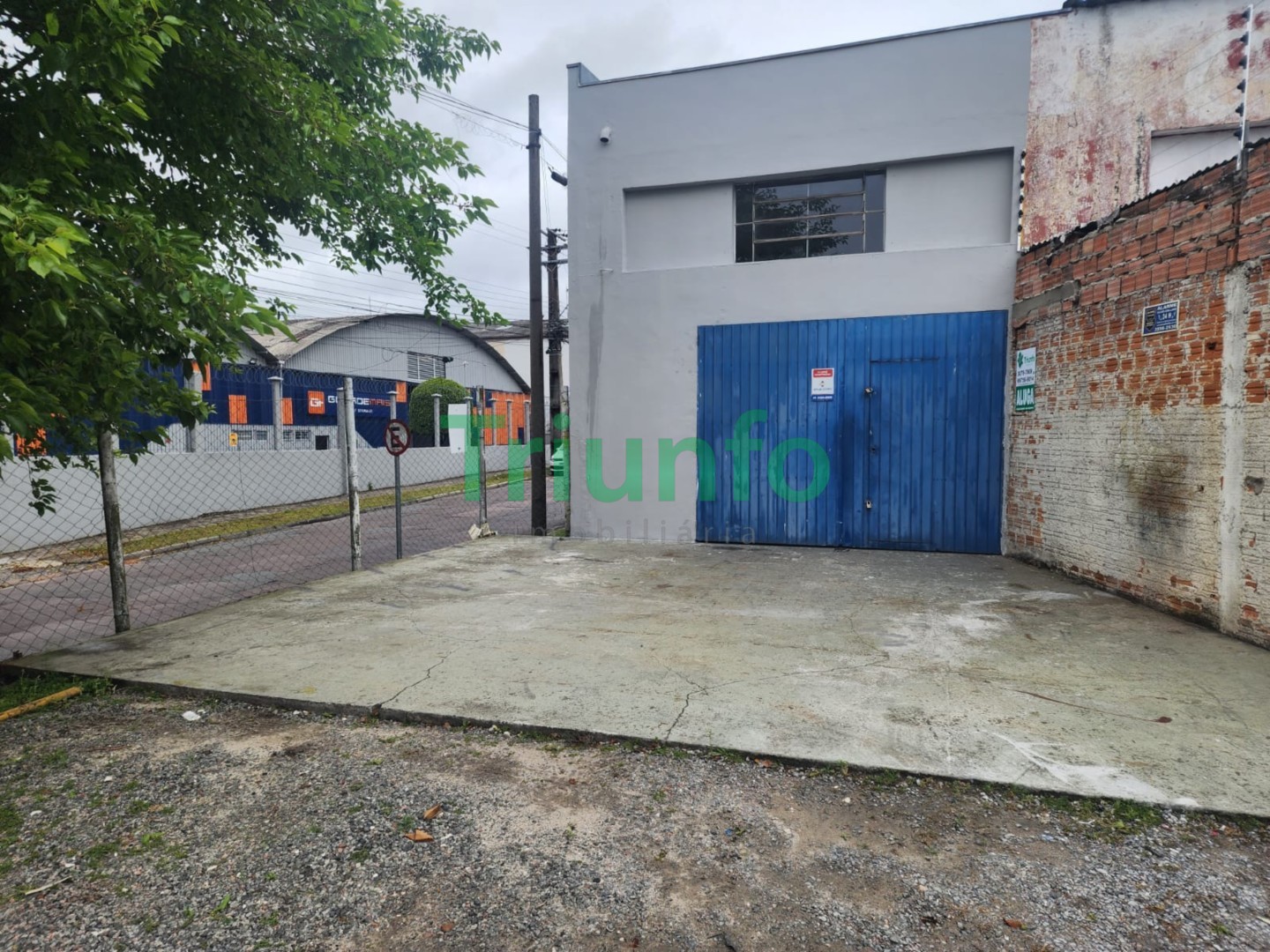 Barracão/galpão para locacao no Parolin em Curitiba com 0m² por R$ 3.125,00