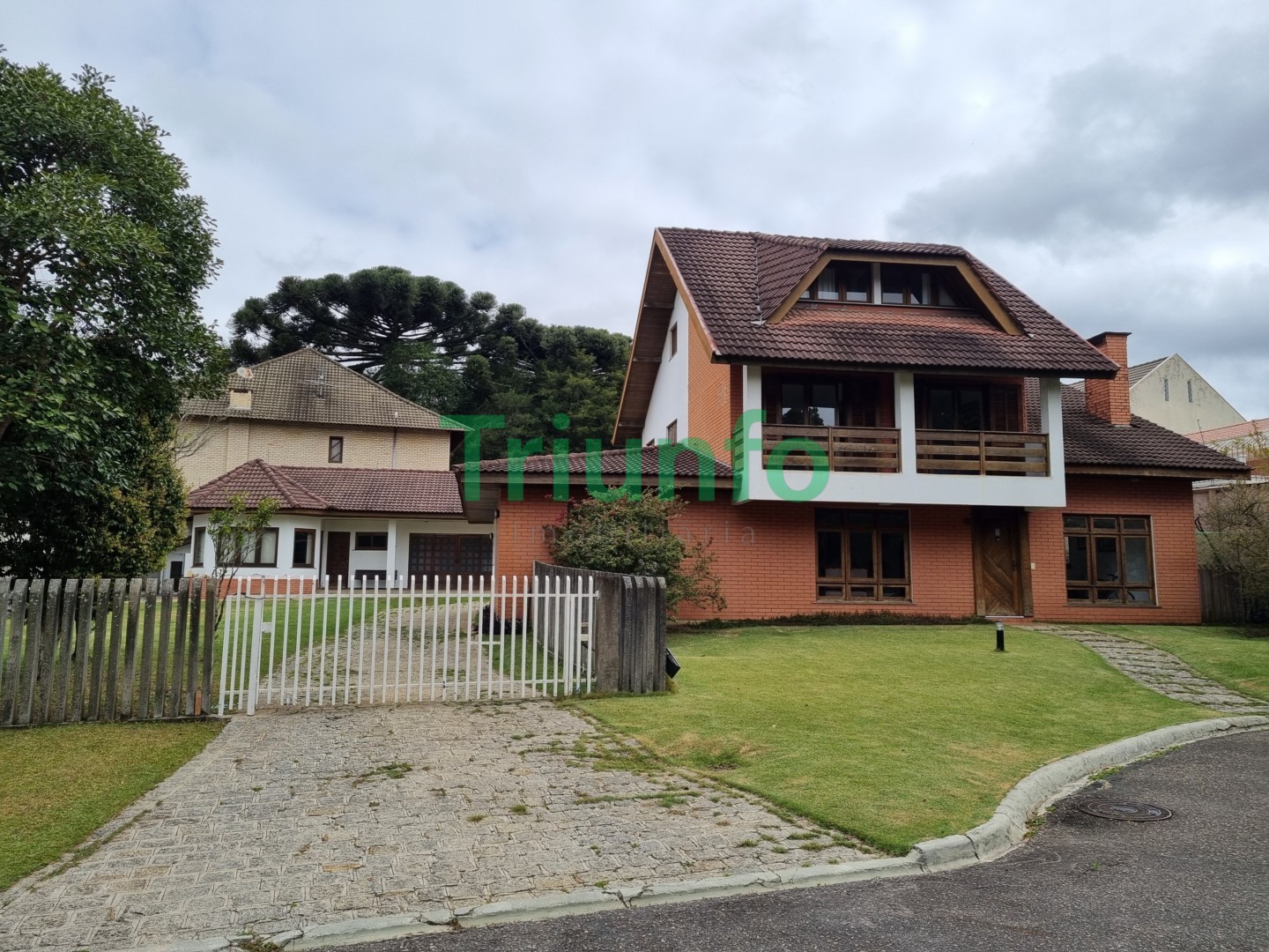 Casa em Condominio para venda no Santa Felicidade em Curitiba com 863m² por R$ 2.500.000,00