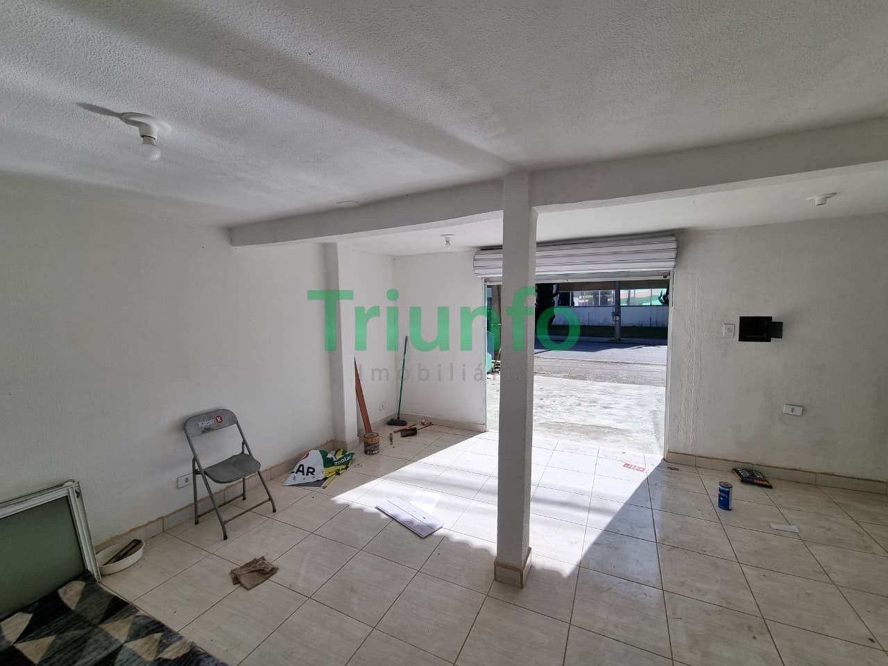 Loja para locacao no Capao da Imbuia em Curitiba com 0m² por R$ 1.625,00