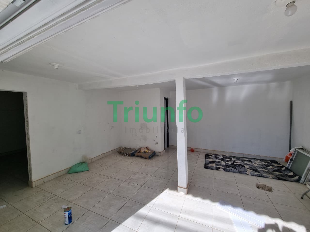 Loja para locacao no Capao da Imbuia em Curitiba com 0m² por R$ 1.625,00