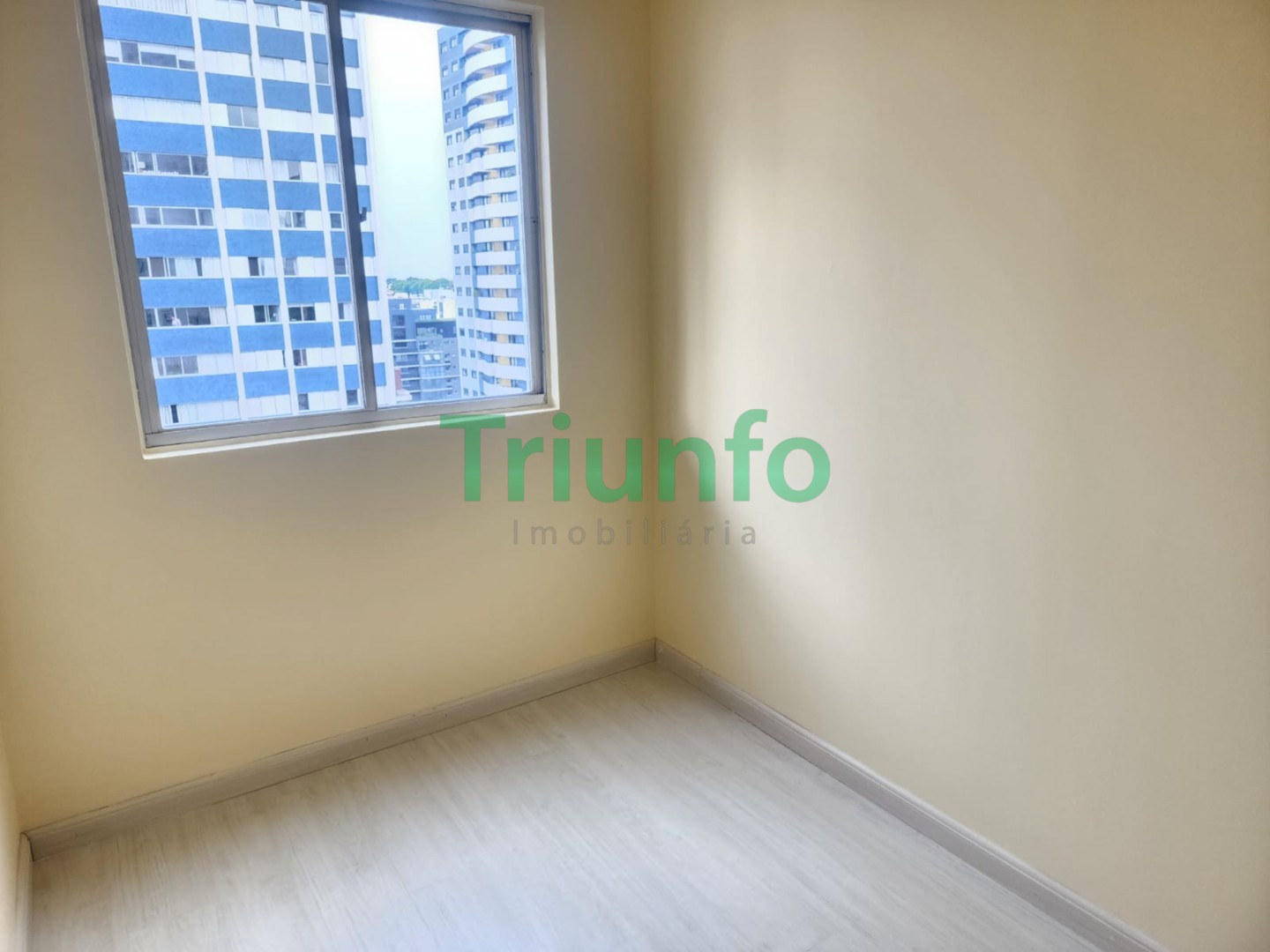 Apartamento para locacao no Bigorrilho em Curitiba com 41m² por R$ 2.250,00