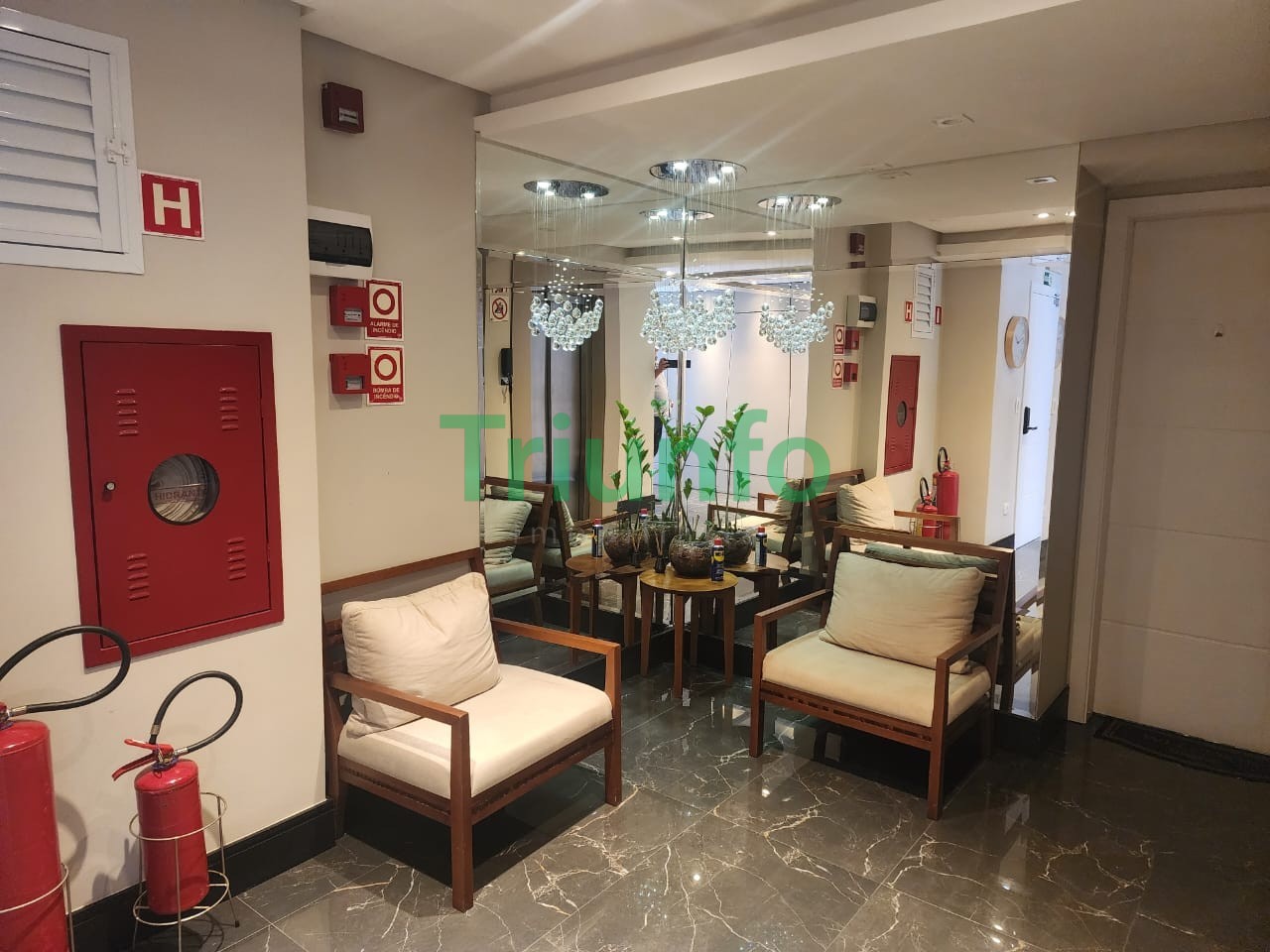 Apartamento para locacao no Abranches em Curitiba com 90m² por R$ 2.940,00