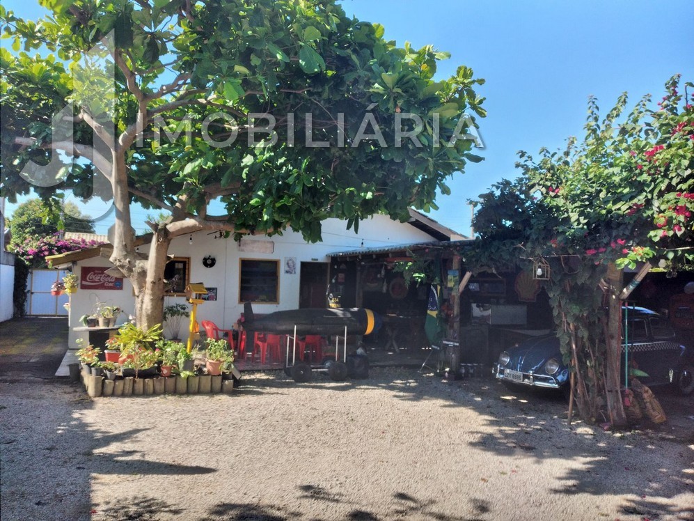 Casa Residencial para venda no Sao Joao do Rio Vermelho em Florianopolis com 392m² por R$ 550.000,00