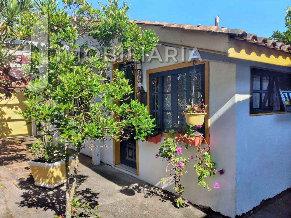 Casa Residencial para venda no Sao Joao do Rio Vermelho em Florianopolis com 392m² por R$ 550.000,00