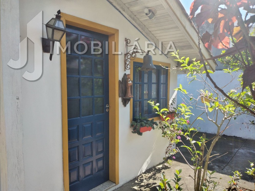 Casa Residencial para venda no Sao Joao do Rio Vermelho em Florianopolis com 392m² por R$ 550.000,00