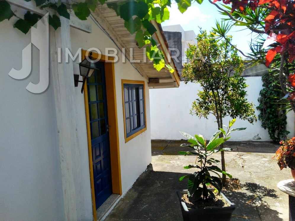 Casa Residencial para venda no Sao Joao do Rio Vermelho em Florianopolis com 392m² por R$ 550.000,00