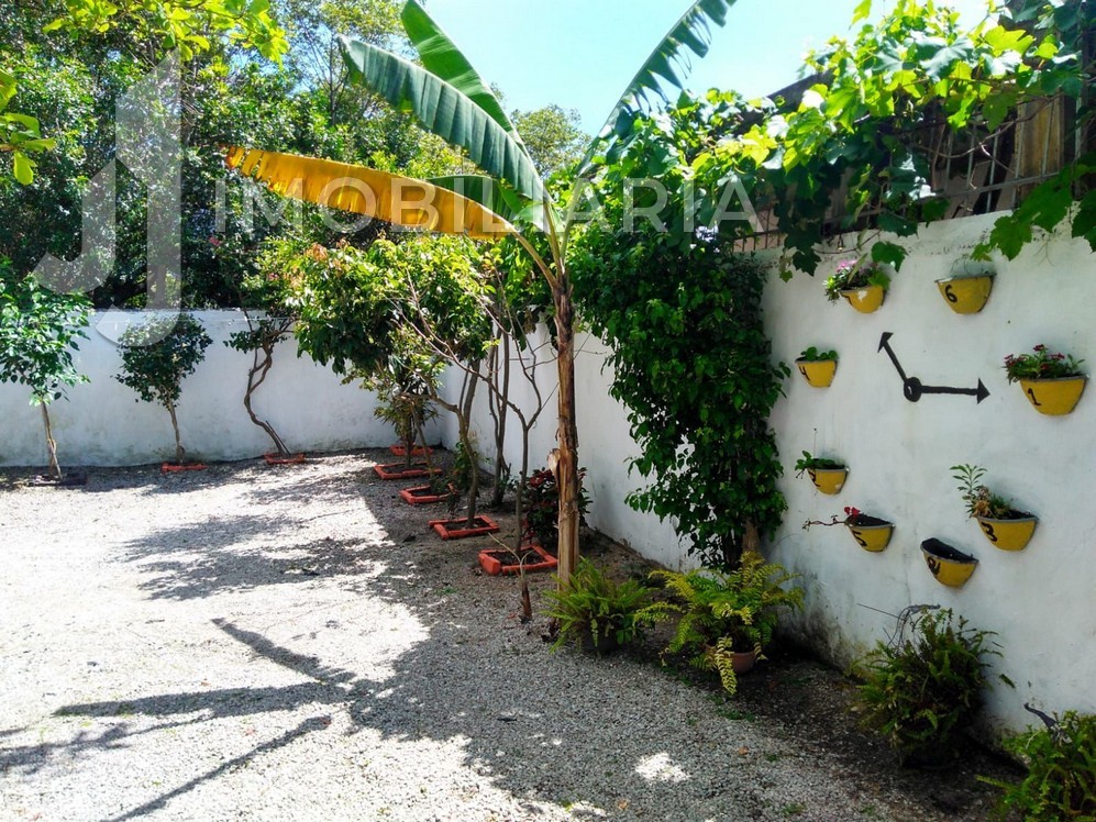 Casa Residencial para venda no Sao Joao do Rio Vermelho em Florianopolis com 392m² por R$ 550.000,00