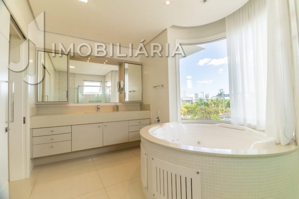 Casa Residencial para venda no Jurere Internacional em Florianopolis com 613m² por R$ 7.500.000,00