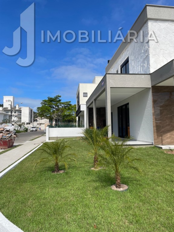 Casa Residencial para venda no Cachoeira do Bom Jesus em Florianopolis com 247,42m² por R$ 1.865.000,00