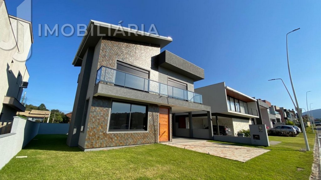 Casa Residencial para venda no Sao Joao do Rio Vermelho em Florianopolis com 420m² por R$ 1.910.000,00