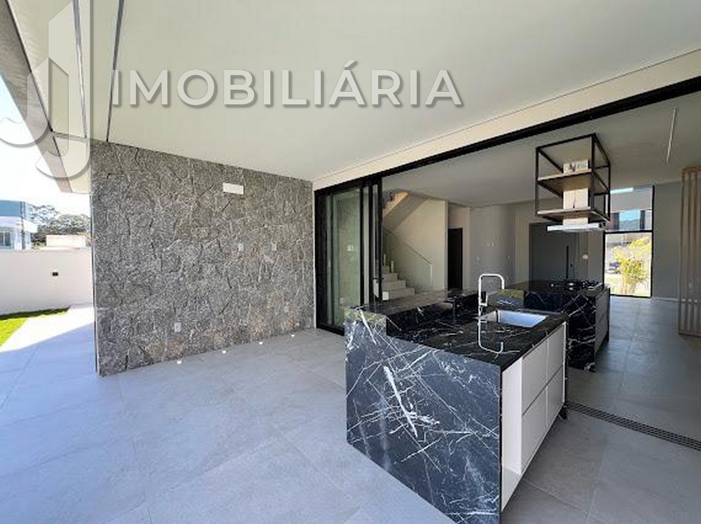 Casa Residencial para venda no Sao Joao do Rio Vermelho em Florianopolis com 423m² por R$ 2.490.000,00