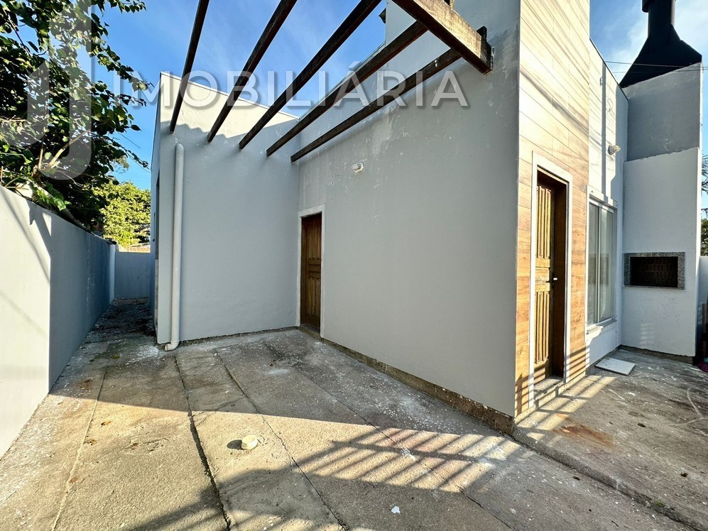 Casa Residencial para venda no Sao Joao do Rio Vermelho em Florianopolis com 430m² por R$ 580.000,00