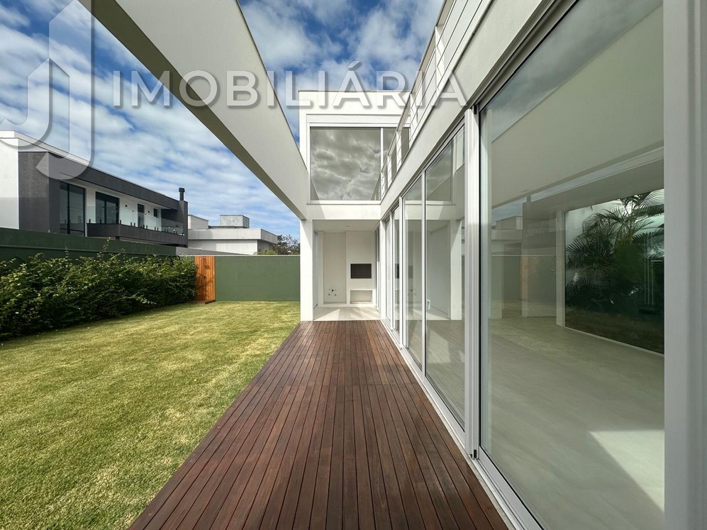 Casa Residencial para venda no Sao Joao do Rio Vermelho em Florianopolis com 513m² por R$ 3.100.000,00