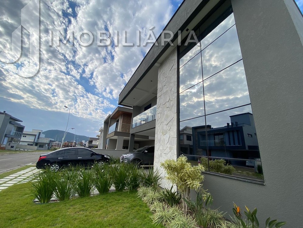 Casa Residencial para venda no Sao Joao do Rio Vermelho em Florianopolis com 375m² por R$ 1.580.000,00