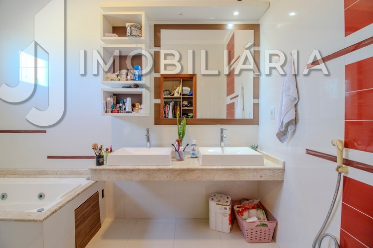 Casa Residencial para venda no Sao Joao do Rio Vermelho em Florianopolis com 450m² por R$ 1.600.000,00