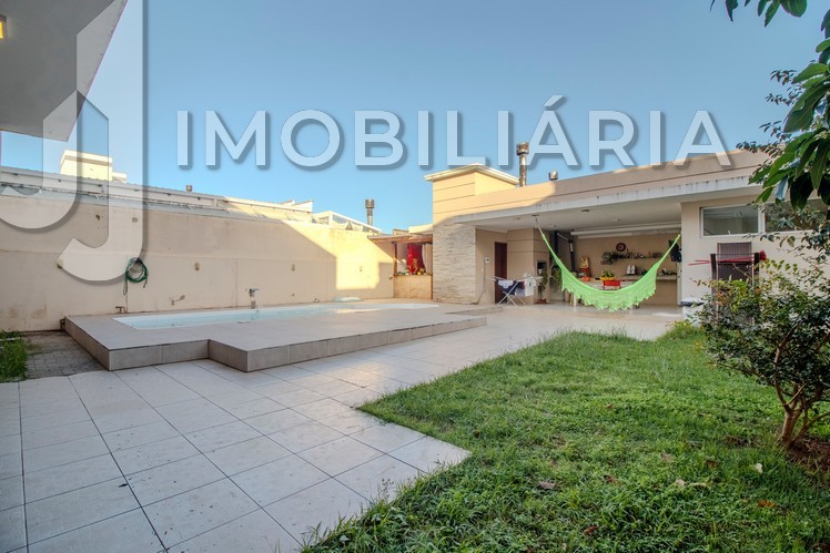 Casa Residencial para venda no Sao Joao do Rio Vermelho em Florianopolis com 450m² por R$ 1.600.000,00