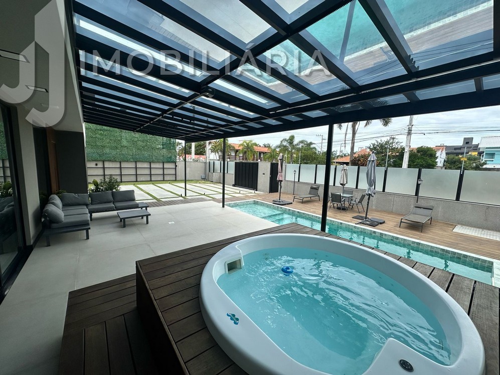 Casa Residencial para venda no Ingleses do Rio Vermelho em Florianopolis com 561m² por R$ 4.470.000,00