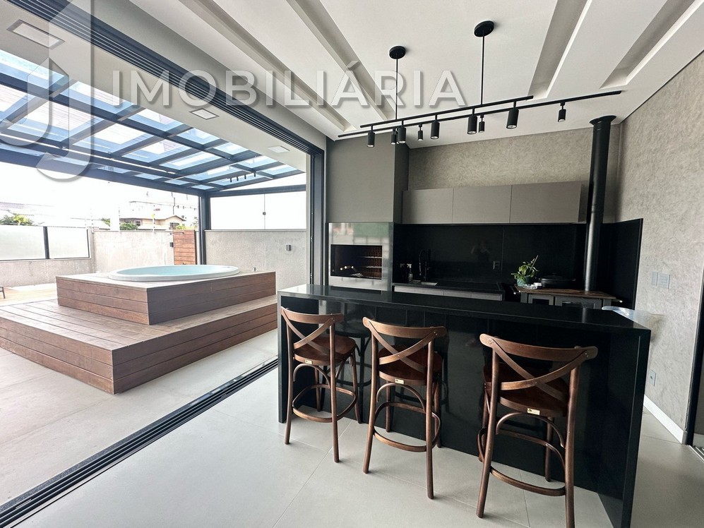 Casa Residencial para venda no Ingleses do Rio Vermelho em Florianopolis com 561m² por R$ 4.470.000,00