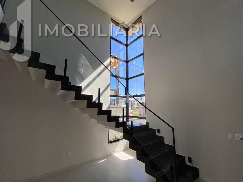 Casa Residencial para venda no Sao Joao do Rio Vermelho em Florianopolis com 450m² por R$ 1.890.000,00
