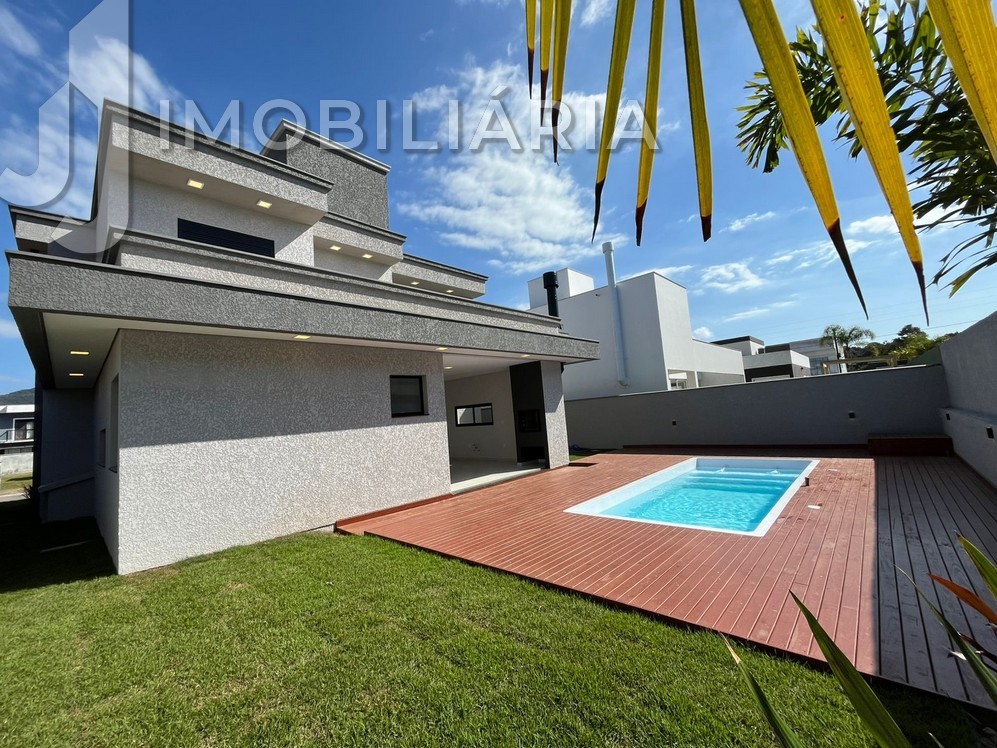 Casa Residencial para venda no Sao Joao do Rio Vermelho em Florianopolis com 450m² por R$ 1.890.000,00