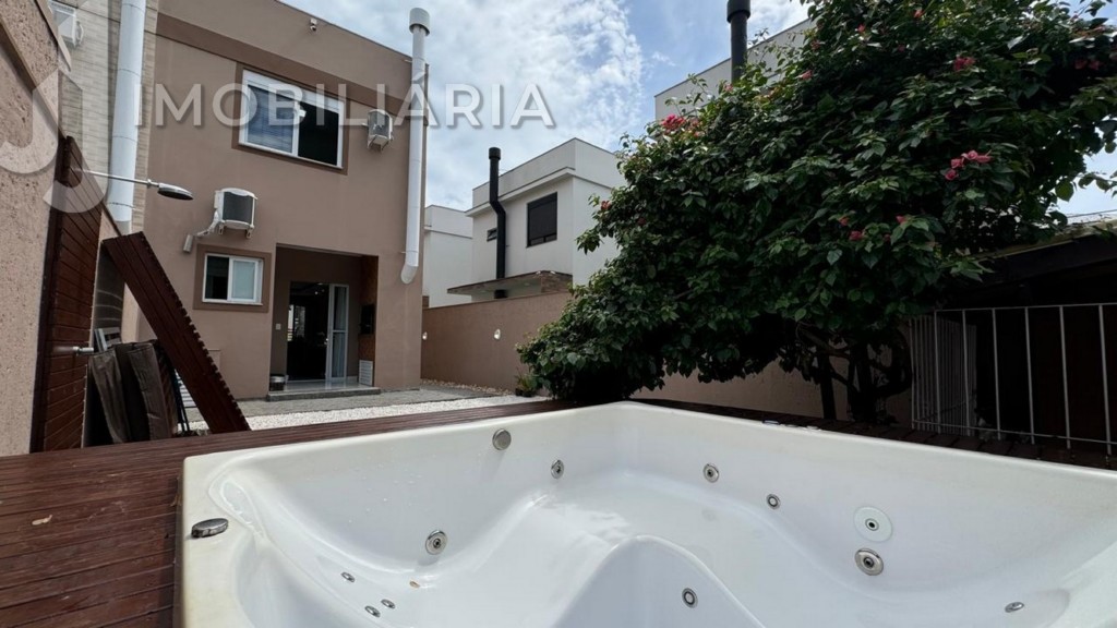 Casa Residencial para venda no Sao Joao do Rio Vermelho em Florianopolis com 158,68m² por R$ 780.000,00