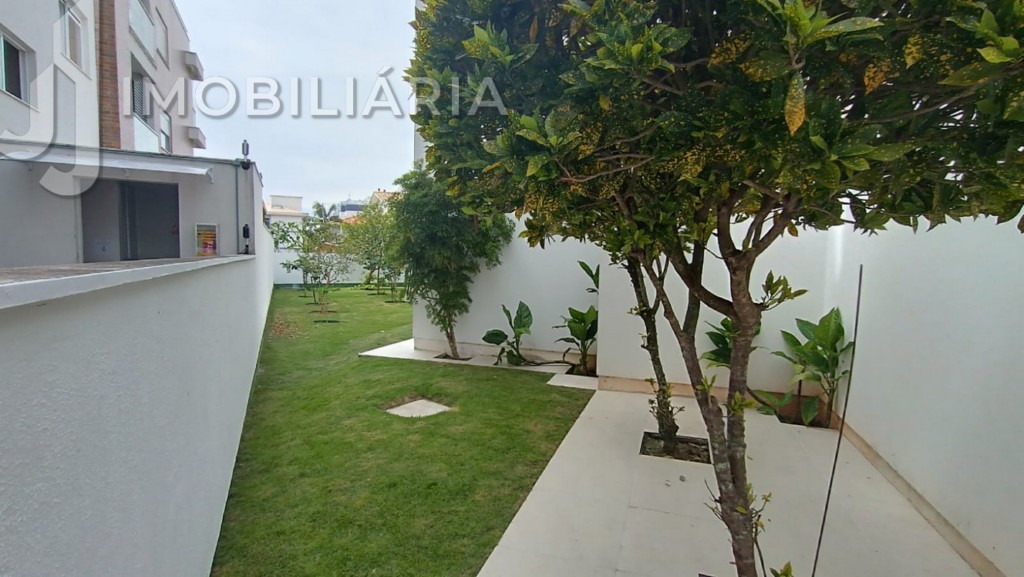 Casa Residencial para venda no Ingleses do Rio Vermelho em Florianopolis com 570m² por R$ 3.000.000,00