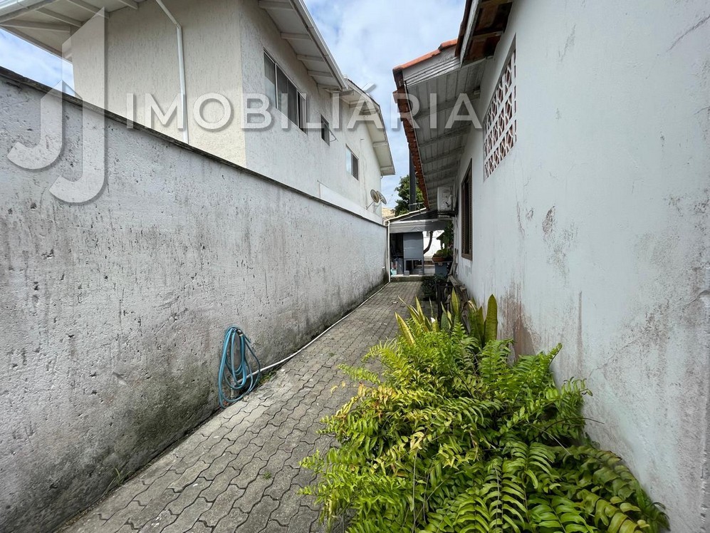 Casa Residencial para venda no Ingleses do Rio Vermelho em Florianopolis com 360m² por R$ 650.000,00