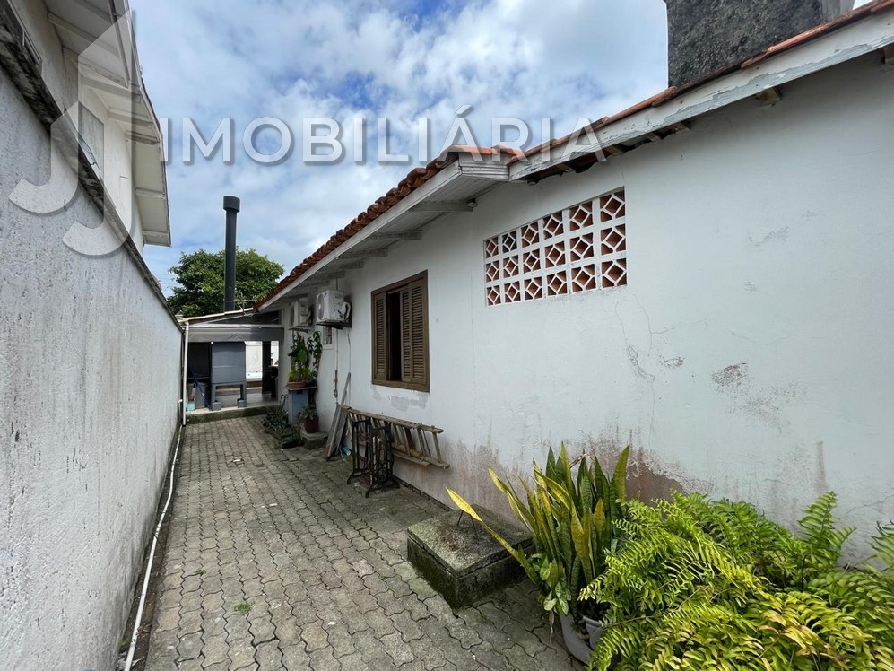 Casa Residencial para venda no Ingleses do Rio Vermelho em Florianopolis com 360m² por R$ 650.000,00