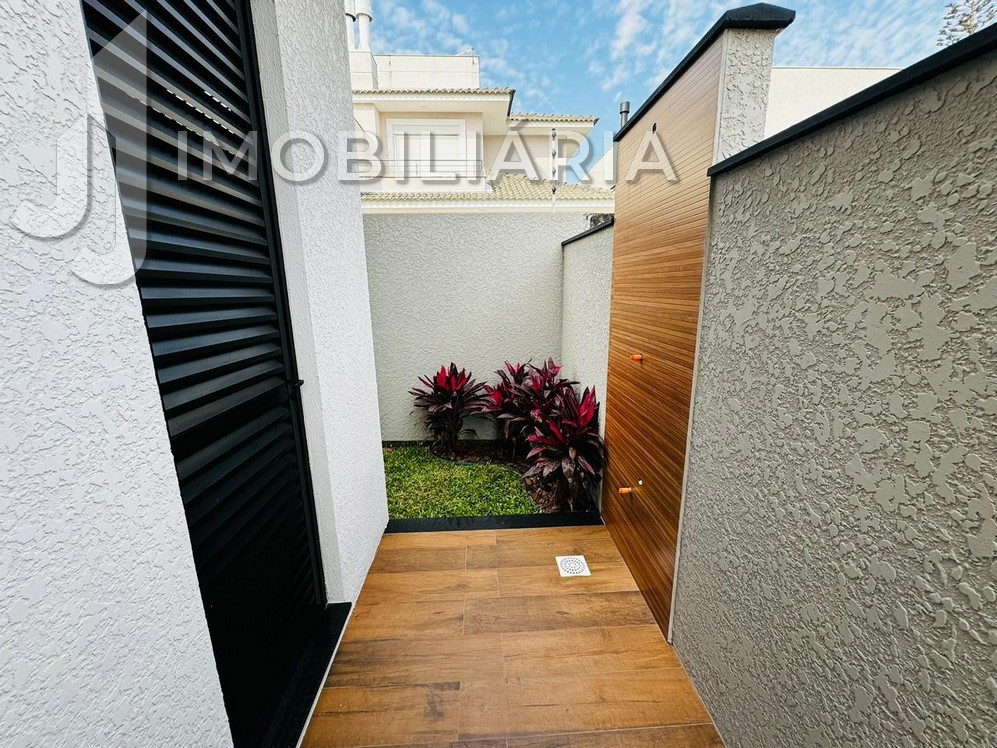 Casa Residencial para venda no Ingleses do Rio Vermelho em Florianopolis com 250m² por R$ 2.450.000,00