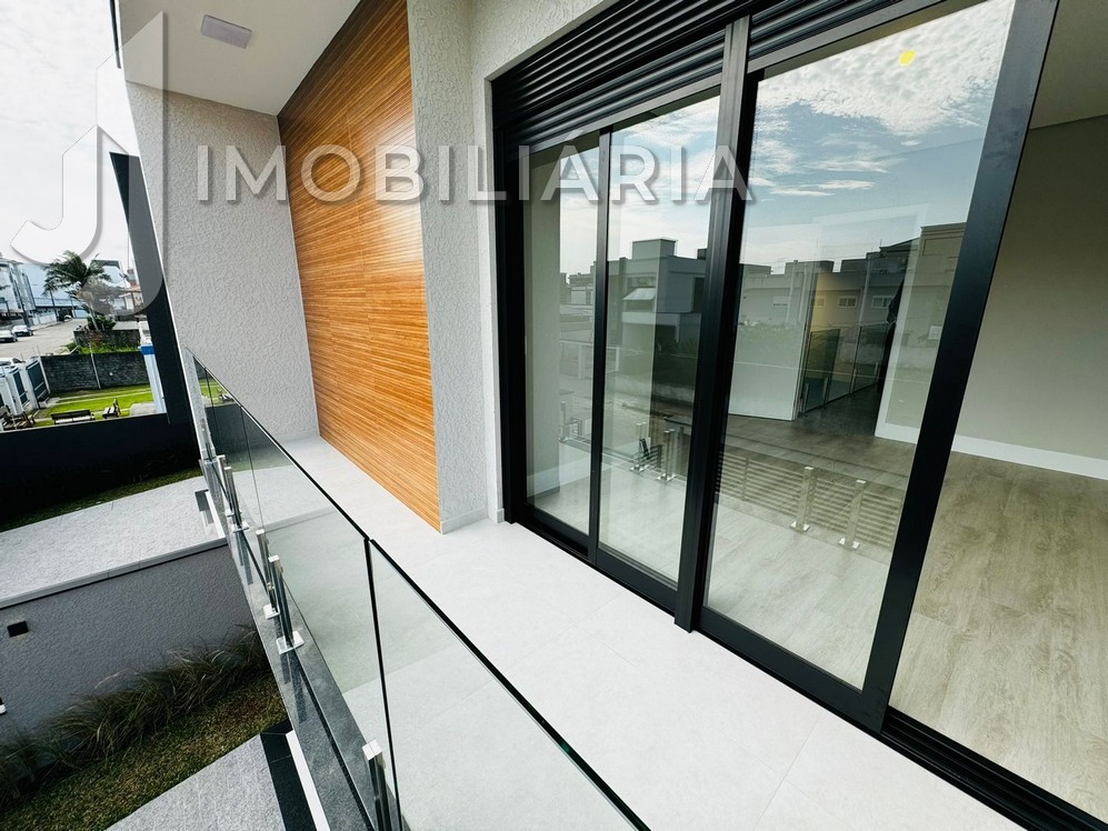 Casa Residencial para venda no Ingleses do Rio Vermelho em Florianopolis com 250m² por R$ 2.450.000,00