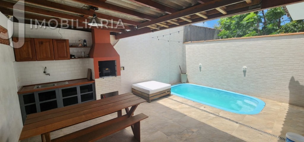 Casa Residencial para locacao no Sao Joao do Rio Vermelho em Florianopolis com 210m² por R$ 6.000,00