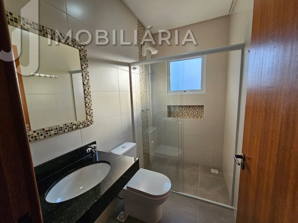 Sobrado para locacao no Sao Joao do Rio Vermelho em Florianopolis com 224,24m² por R$ 5.700,00