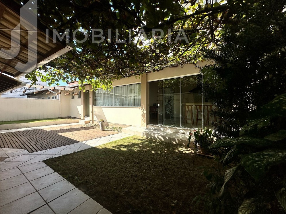 Casa Residencial para venda no Ingleses do Rio Vermelho em Florianopolis com 385m² por R$ 1.500.000,00 Casa Residencial para venda no Ingleses do Rio Vermelho em Florianopolis com 385m² por R$ 1.500.000,00