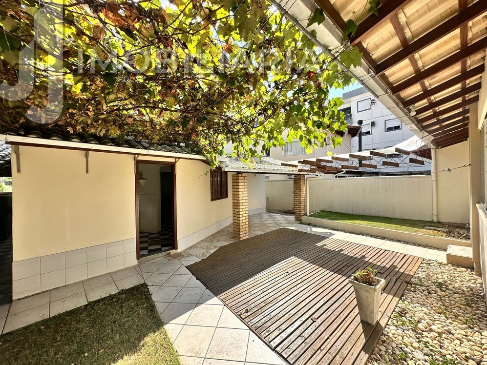 Casa Residencial para venda no Ingleses do Rio Vermelho em Florianopolis com 385m² por R$ 1.500.000,00 Casa Residencial para venda no Ingleses do Rio Vermelho em Florianopolis com 385m² por R$ 1.500.000,00